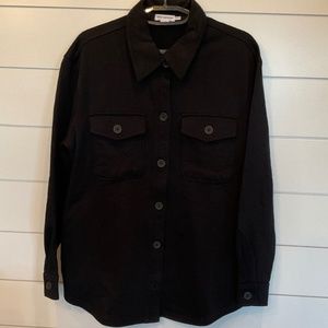 #364  GOOD AMERICAN BLACK BUTTON UP SHACKET SIZE: SMALL/MEDIUM